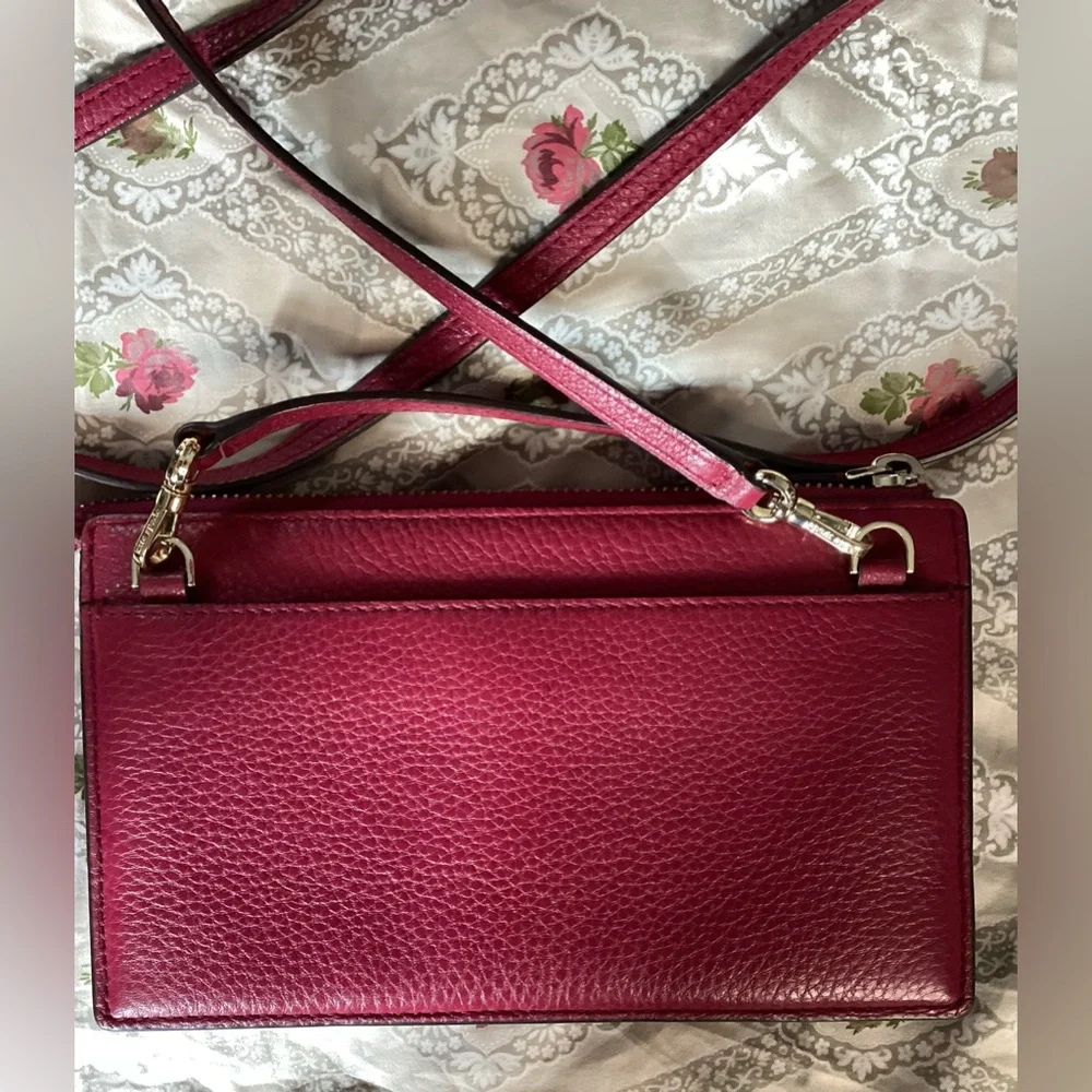 Kate Spade Fuchsia Crossbody Bag EUC - Picture 3 of 16